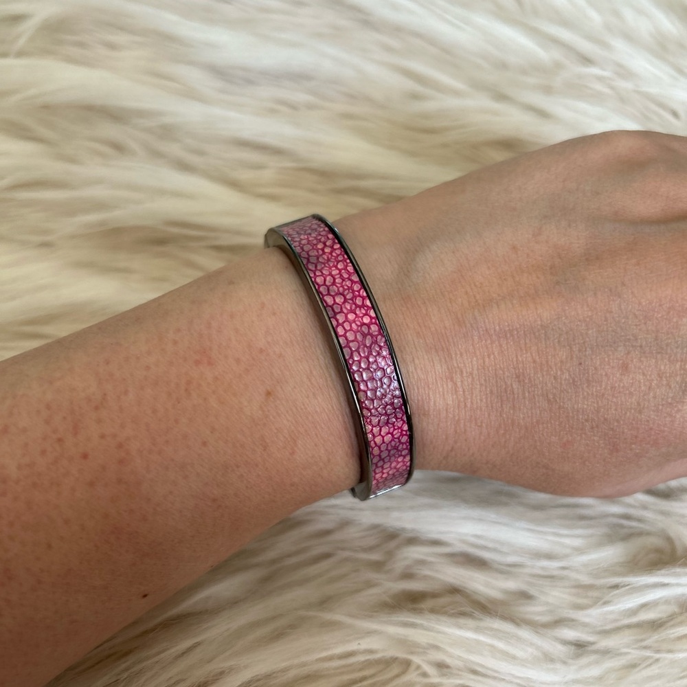 Premier Designs 2015 Pink Faux Leather and Hematite Bangle Bracelet